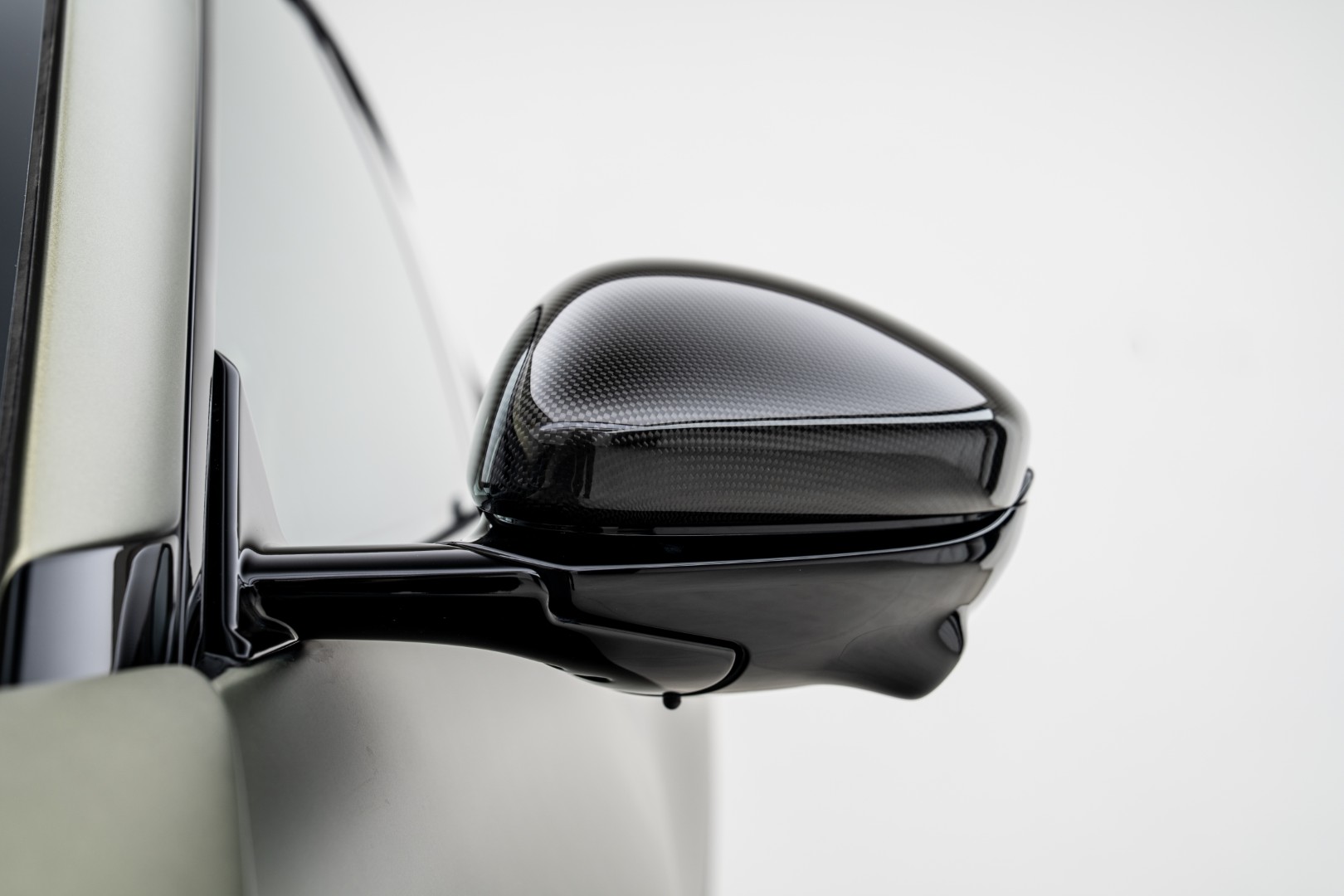 2024 FERRARI PUROSANGUE | GCC | FULL CARBON | MAIN DEALER WARRANTY  SERVICE | HIGH SPECS